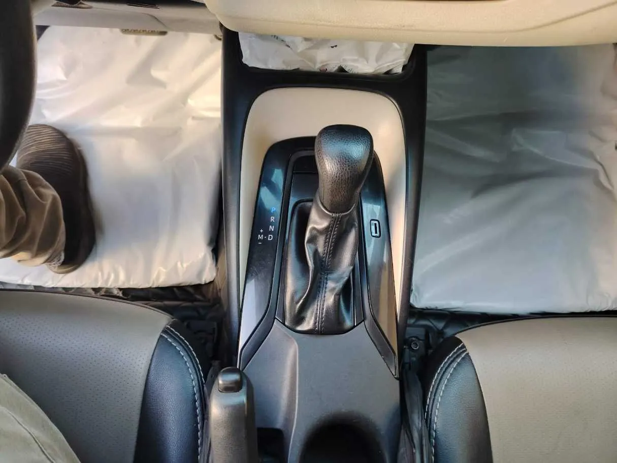 Car image 24
