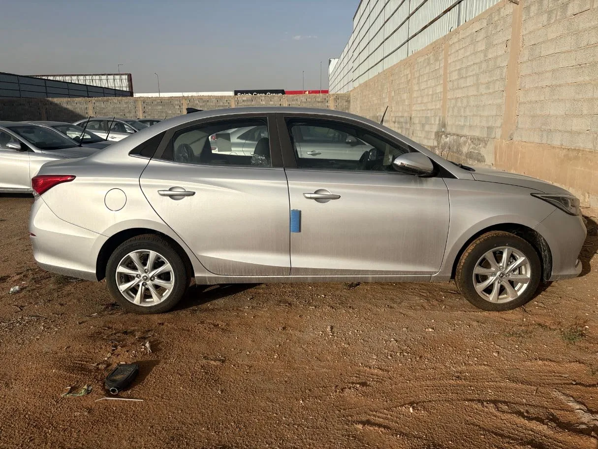 Car image 3