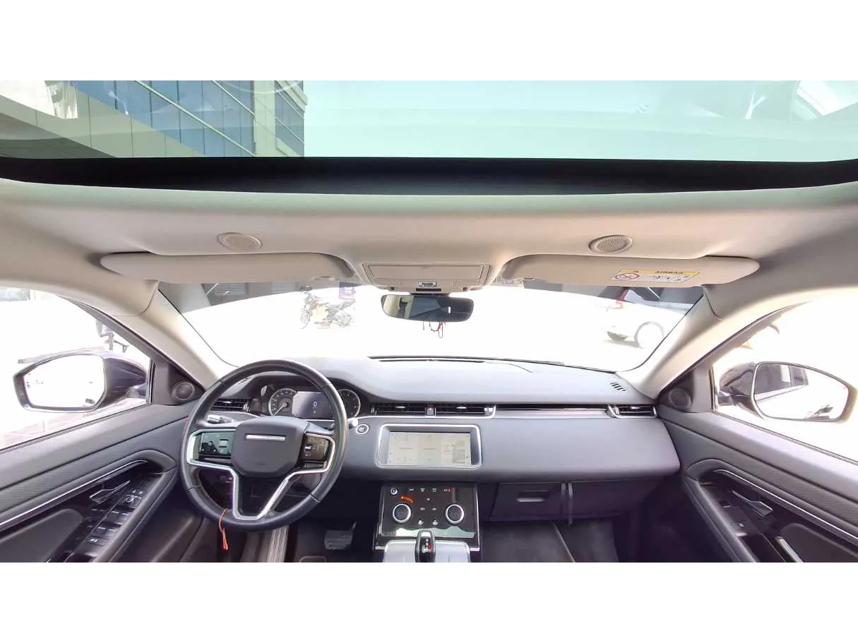 Car image 14
