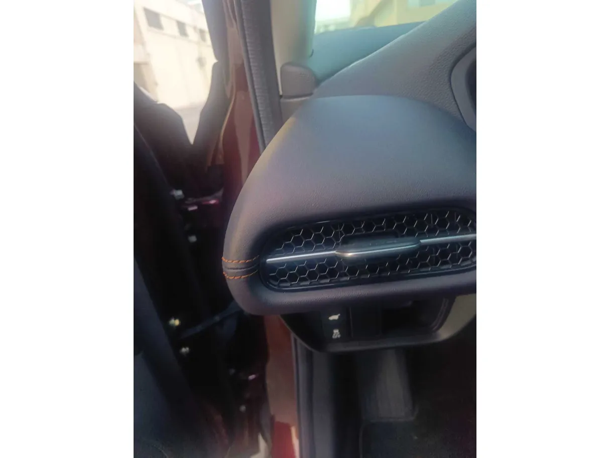 Car image 33