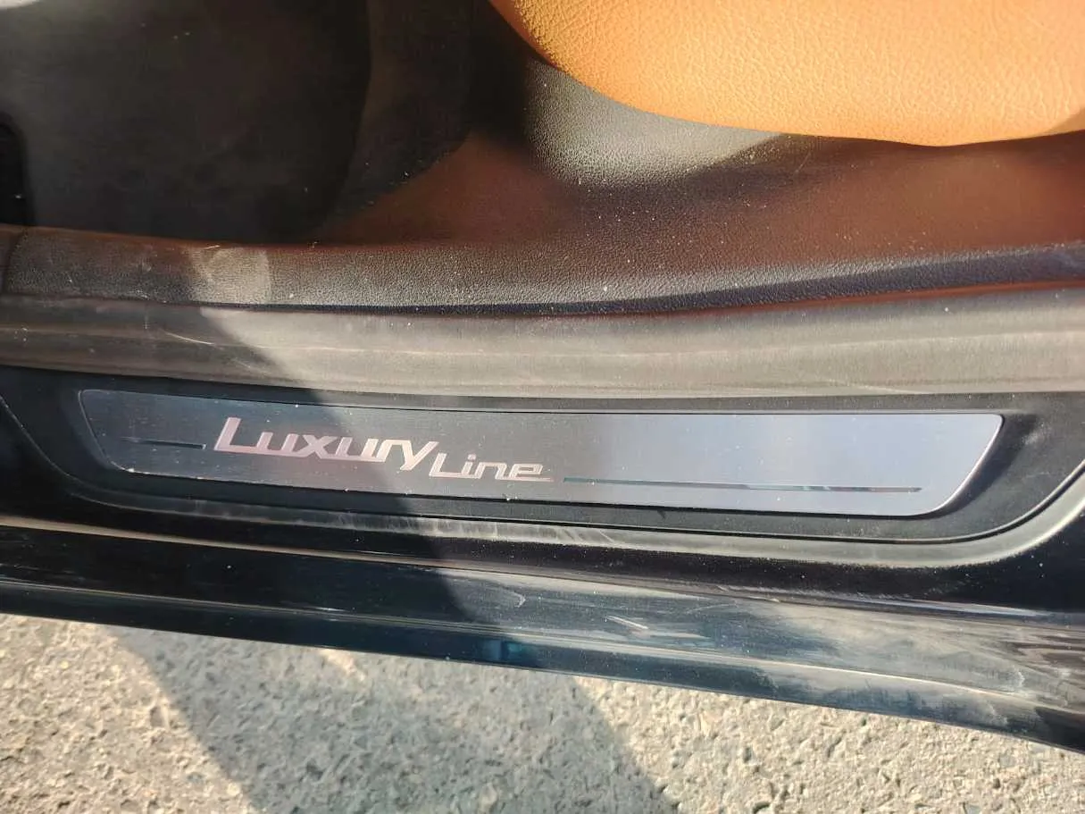 Car image 34