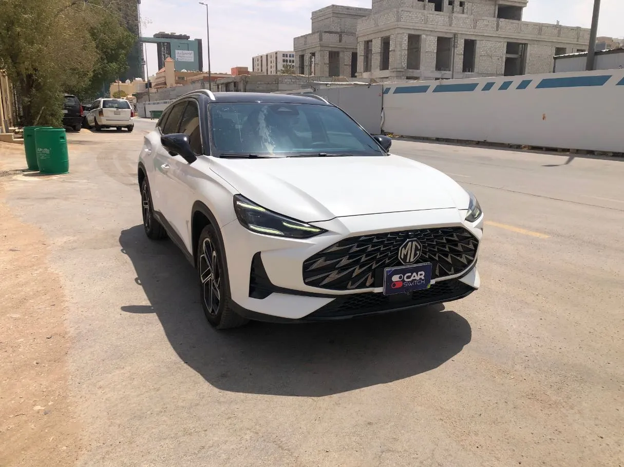 Car image 3