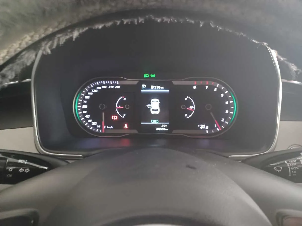 Car image 17