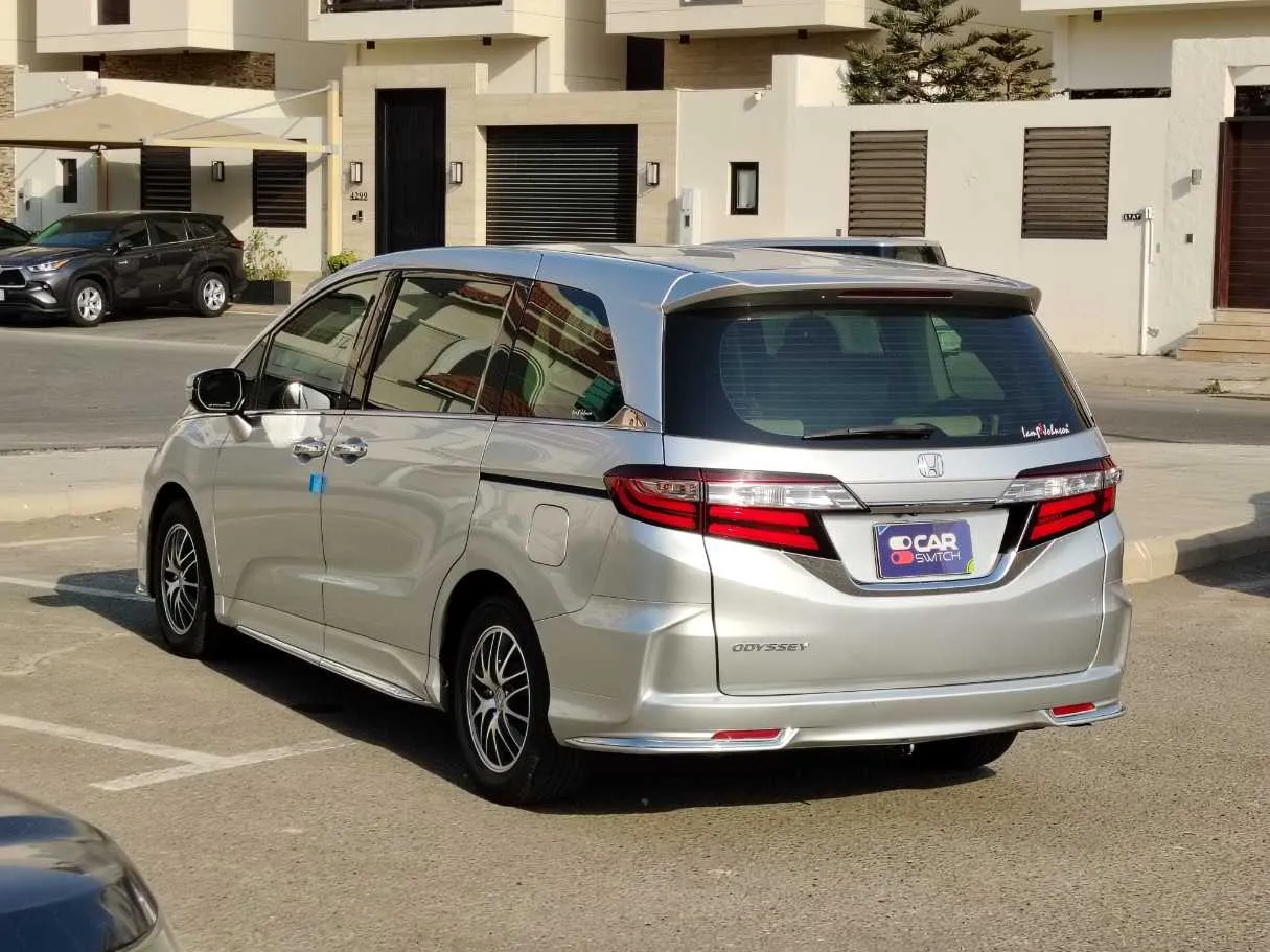 Car image 7