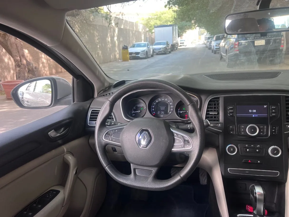 Car image 27