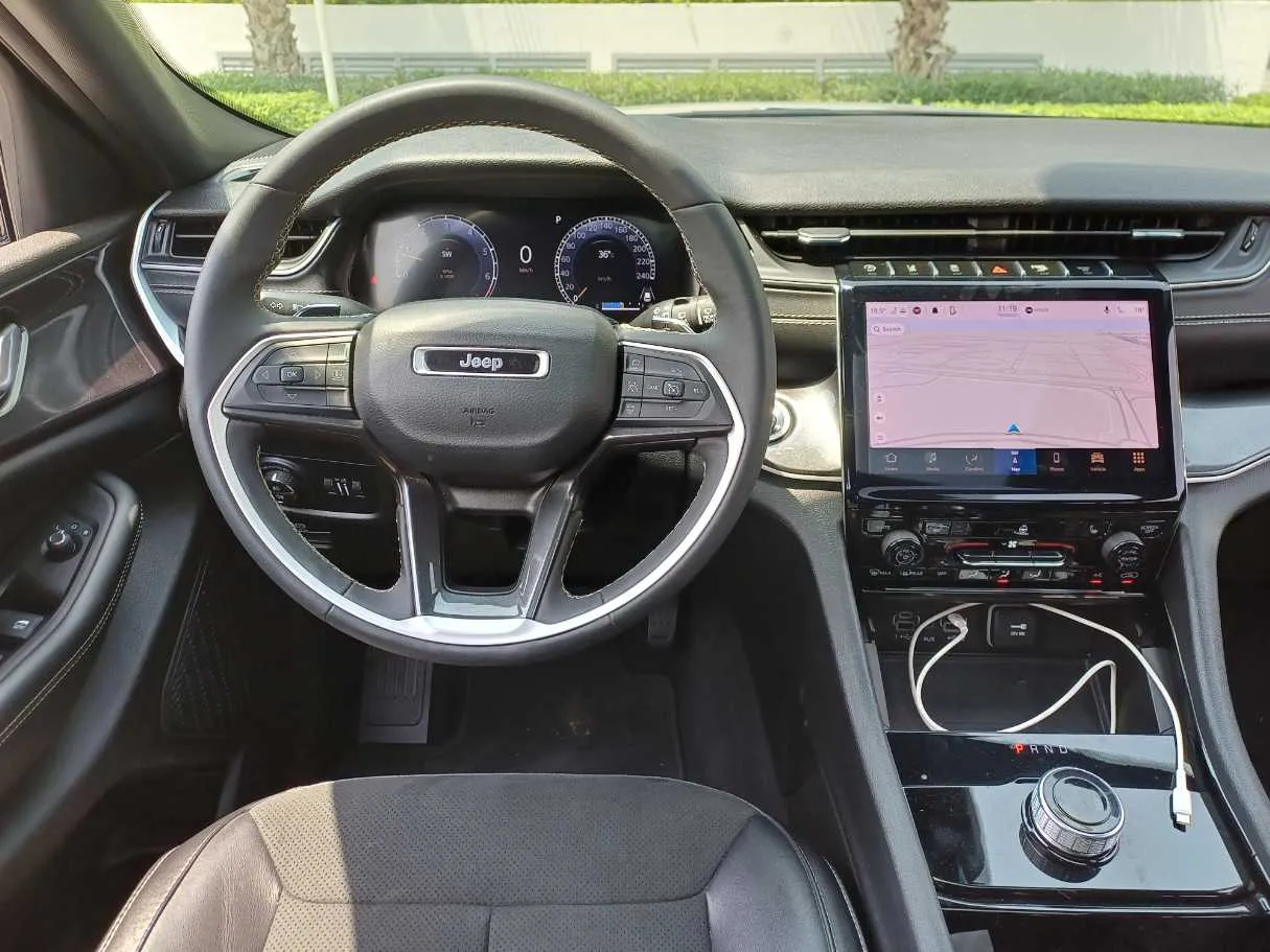 Car image 17