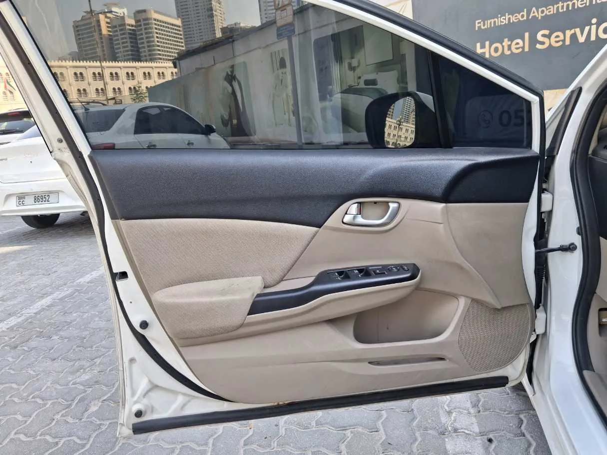Car image 10