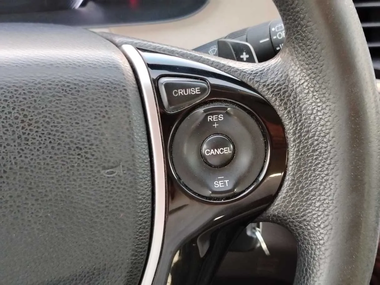 Car image 26