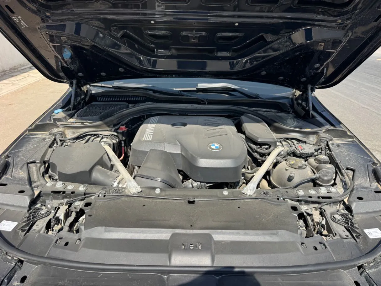 Car image 24