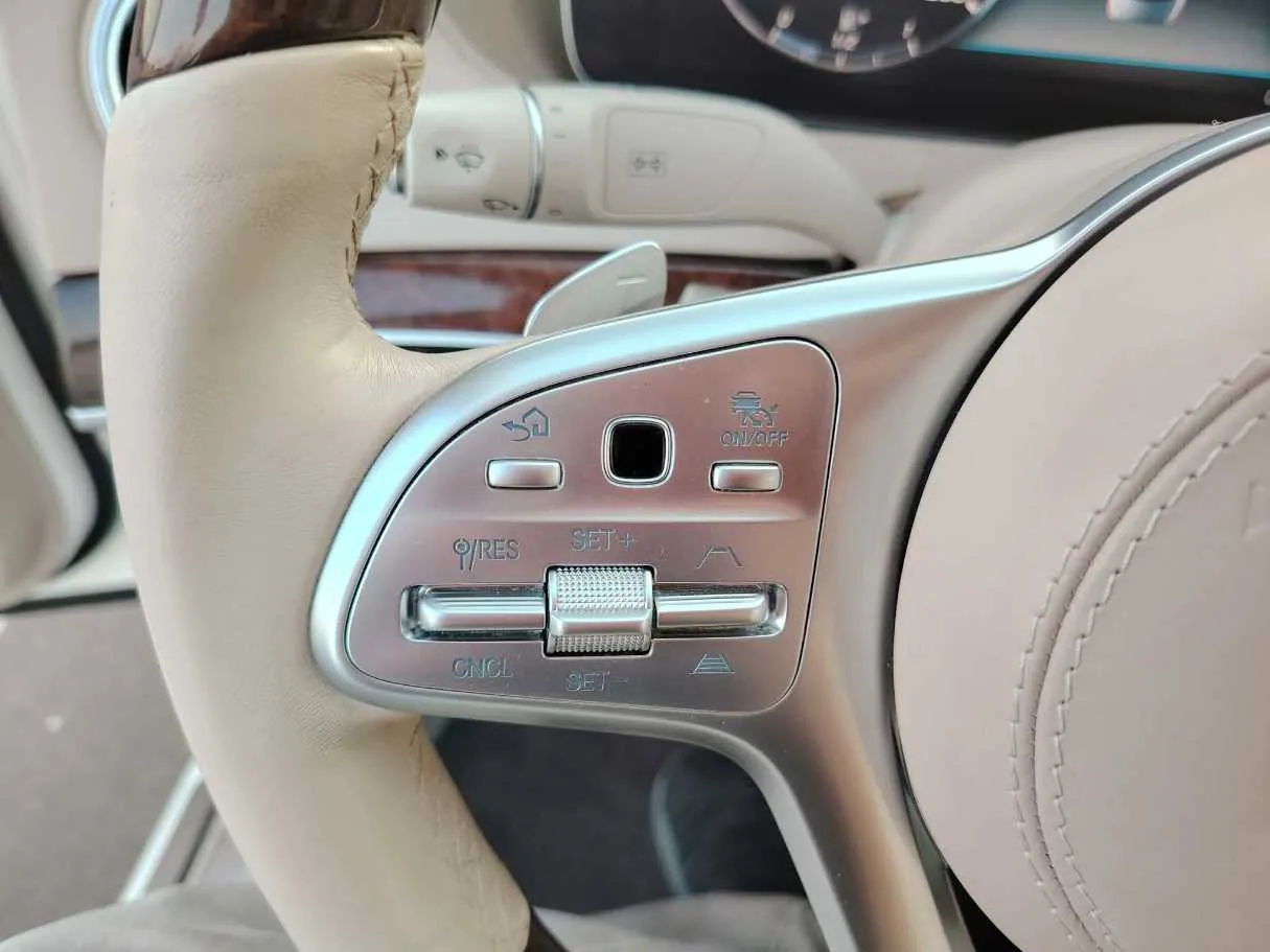 Car image 37