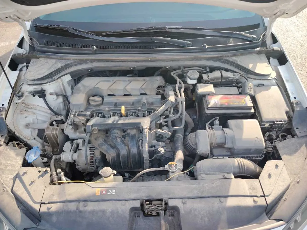 Car image 32