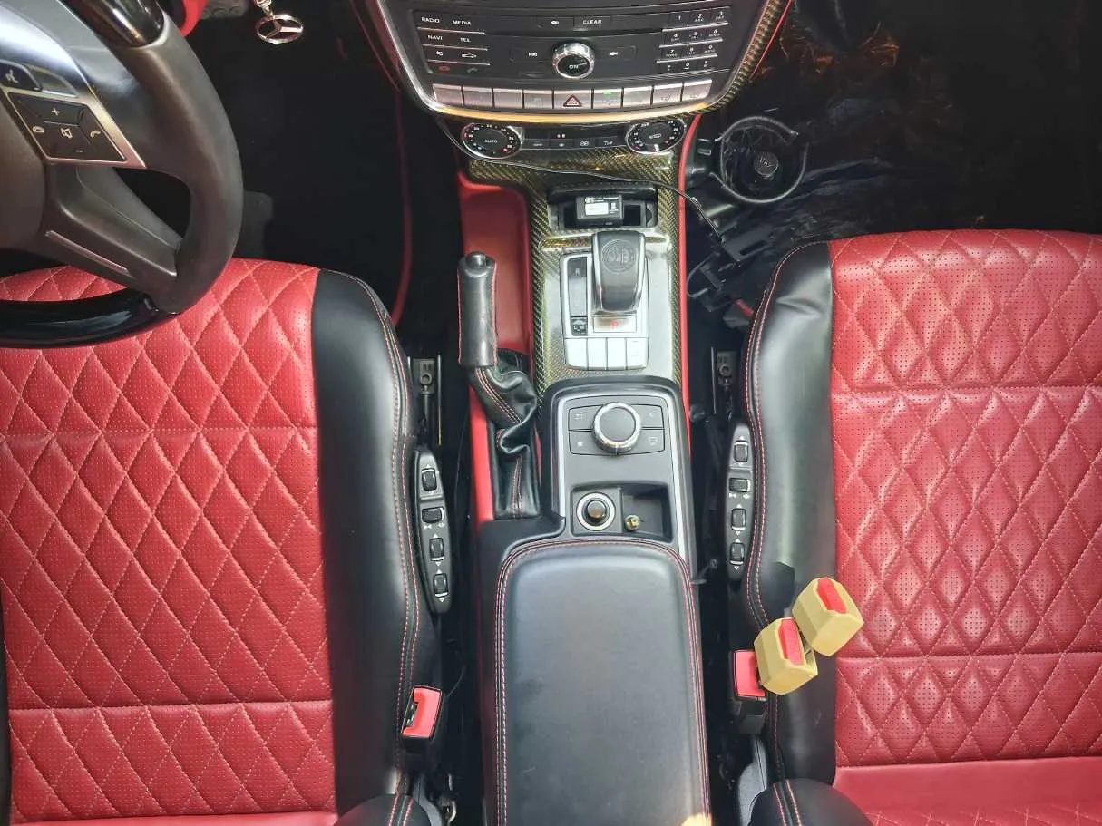 Car image 17