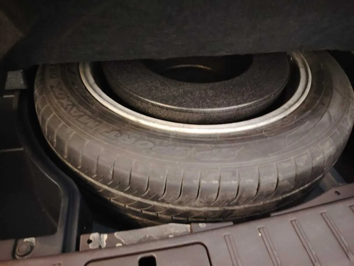 Car image 46