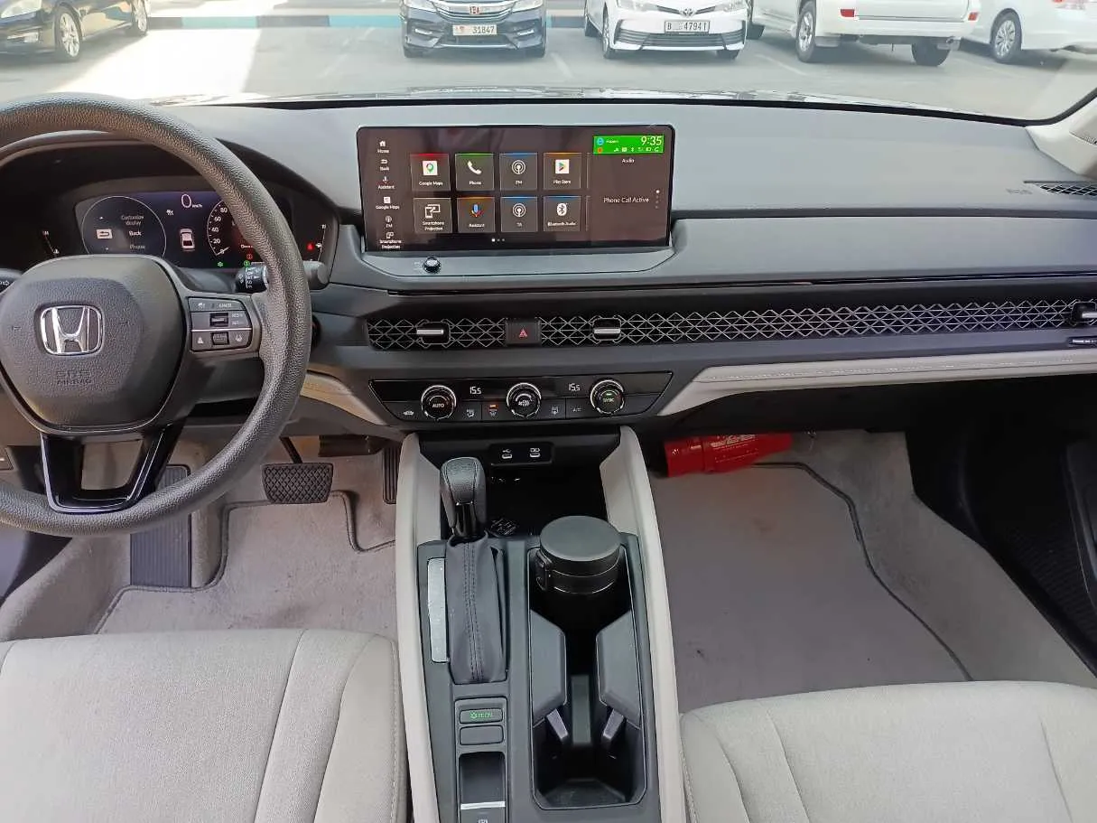 Car image 15