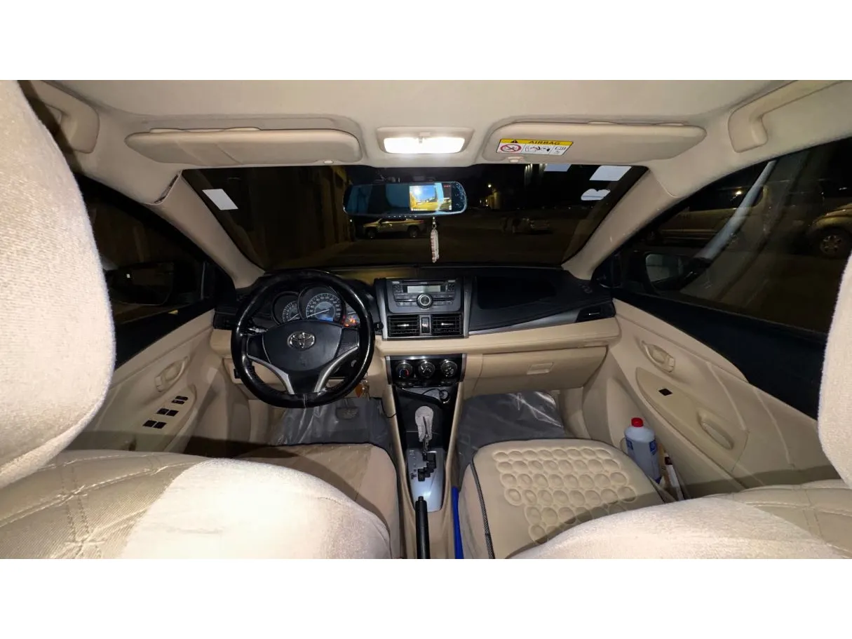 Car image 15