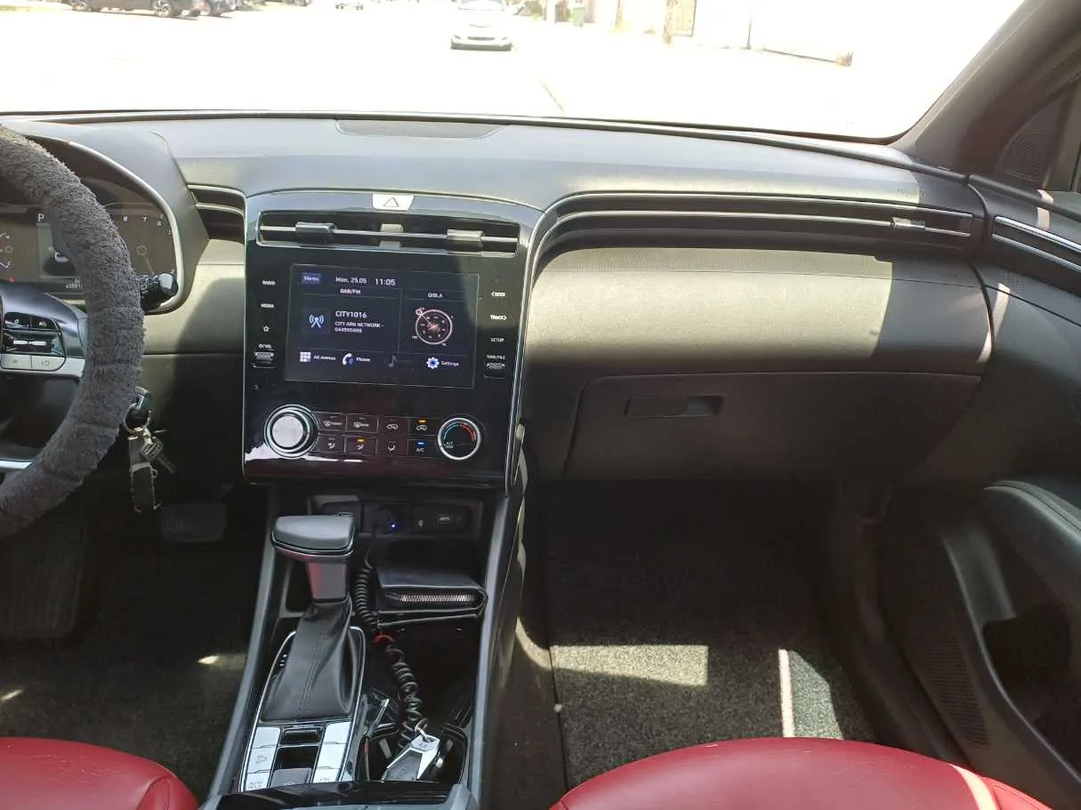 Car image 15