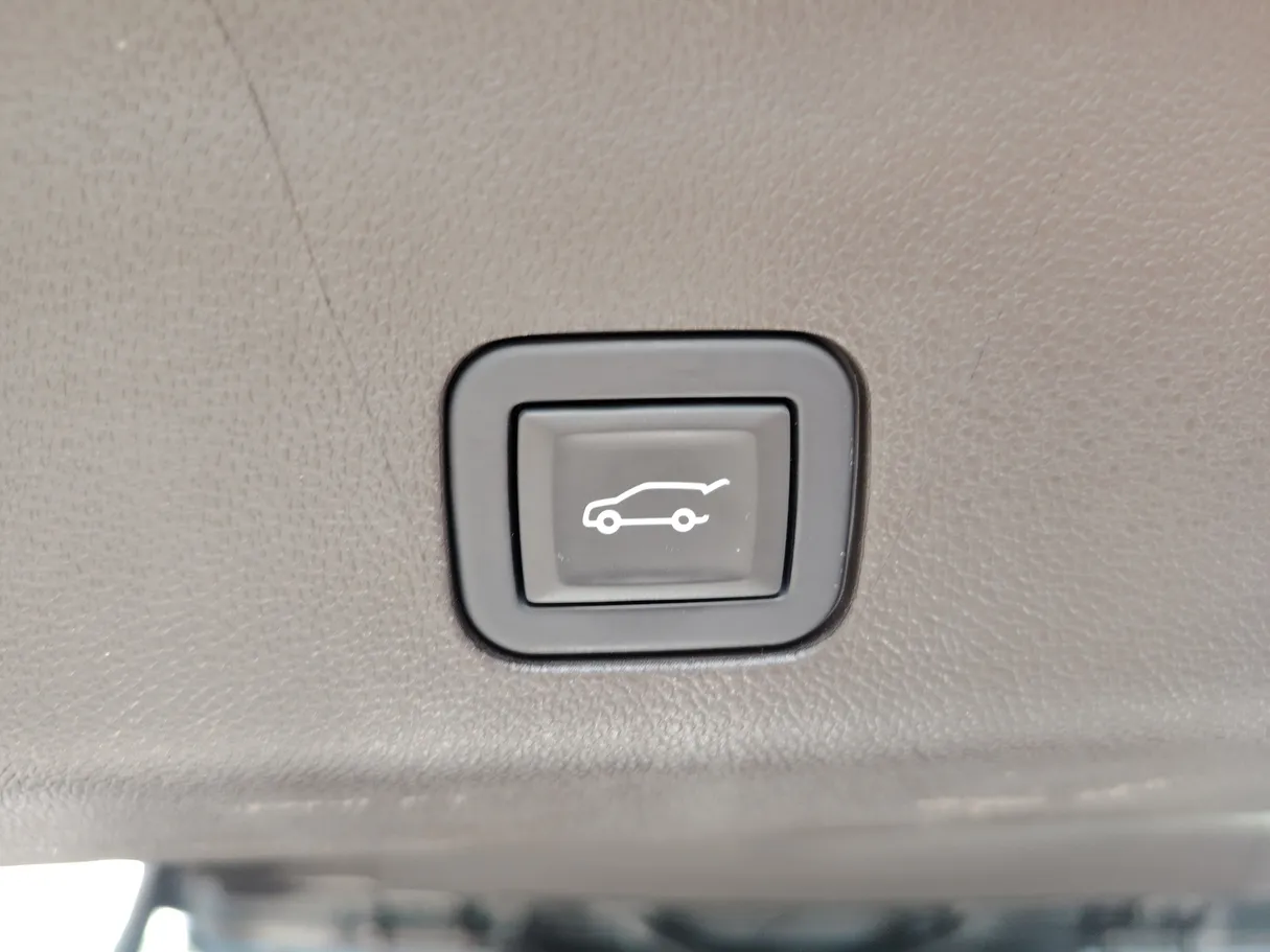 Car image 29