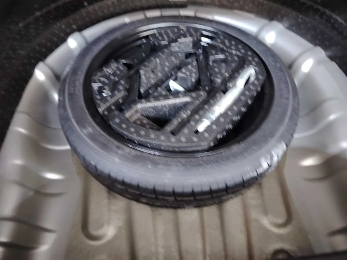 Car image 35