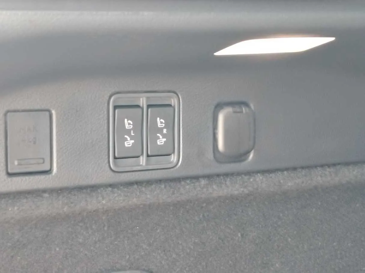 Car image 31