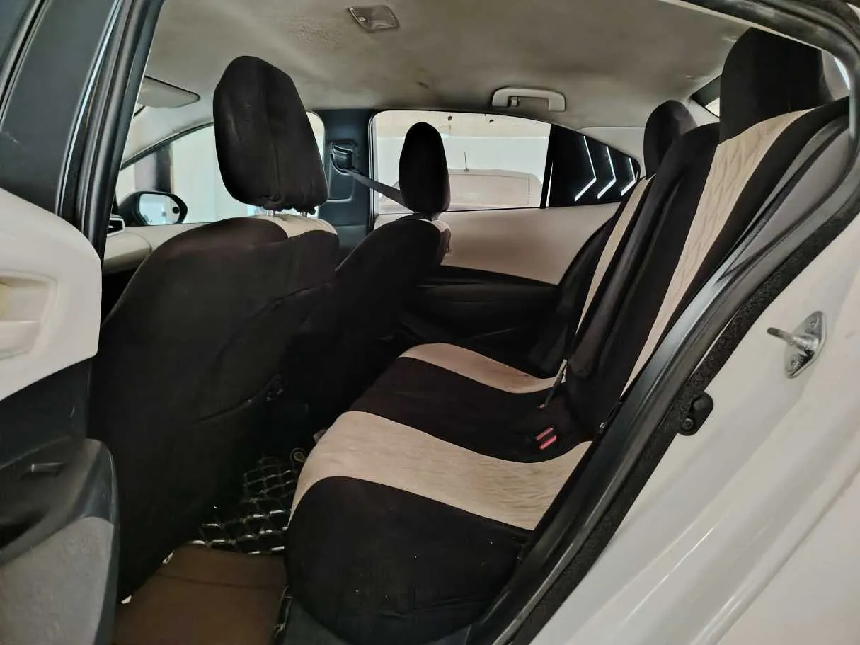 Car image 20