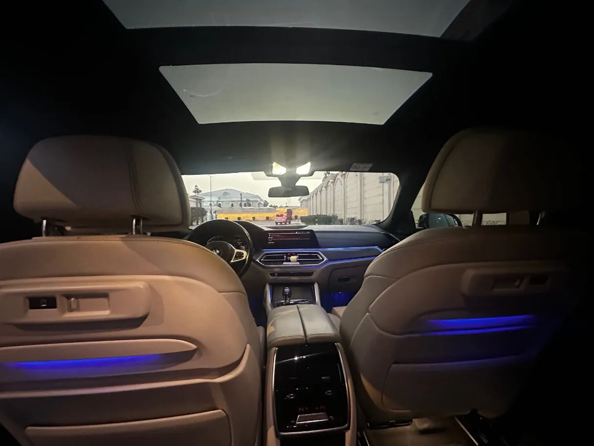 Car image 23
