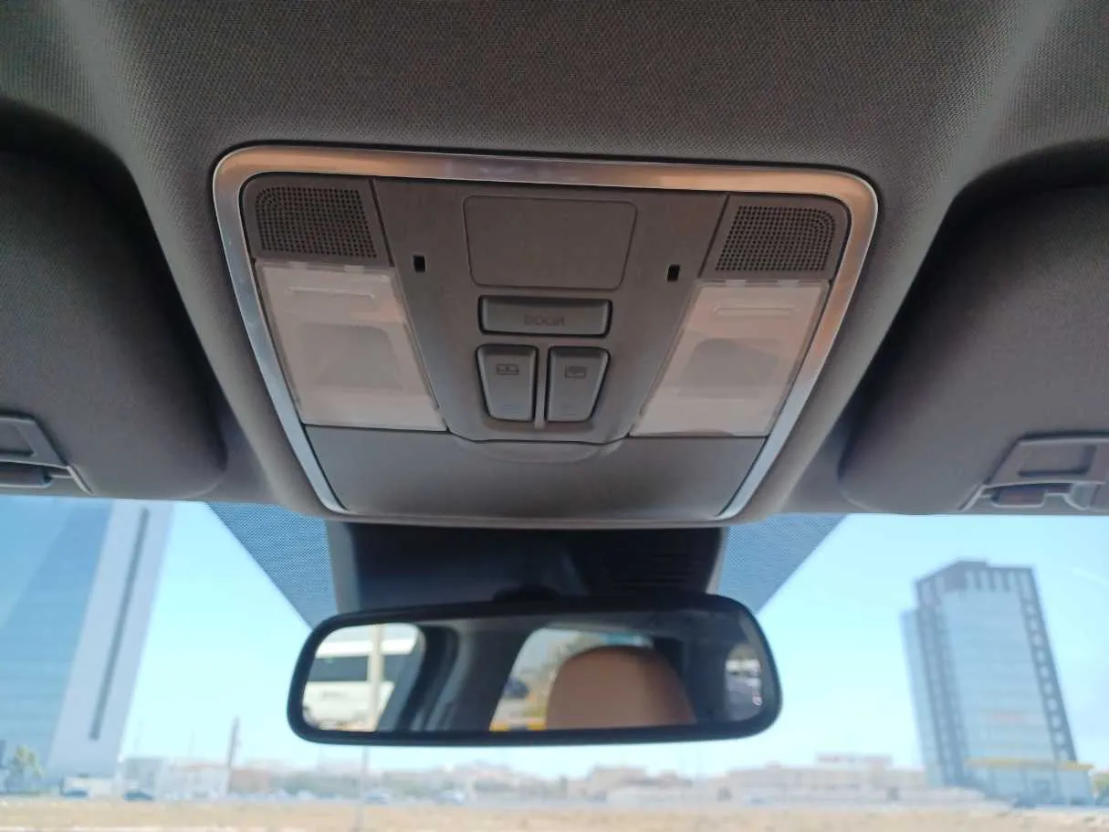 Car image 23