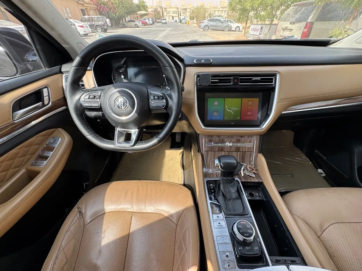 Car image 17