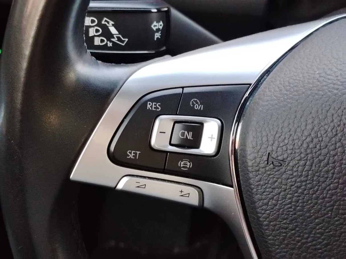 Car image 33