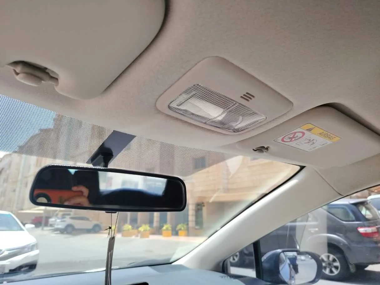 Car image 32