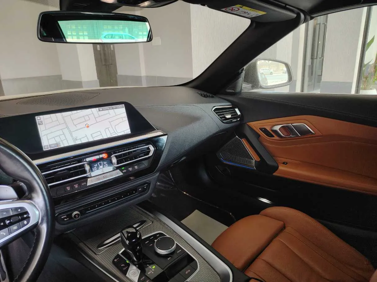 Car image 23