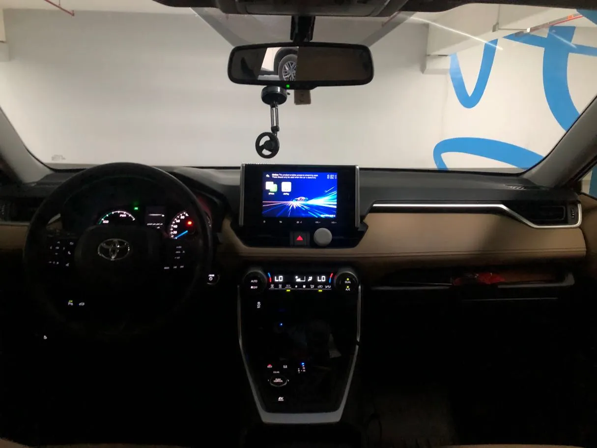 Car image 17