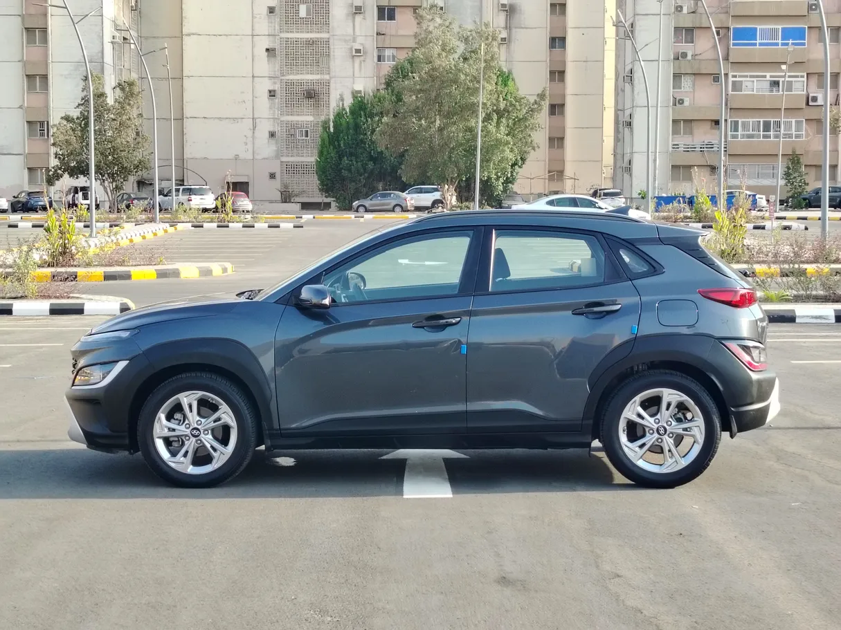Car image 8