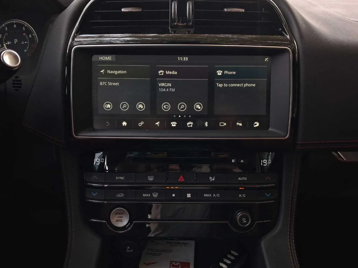 Car image 16