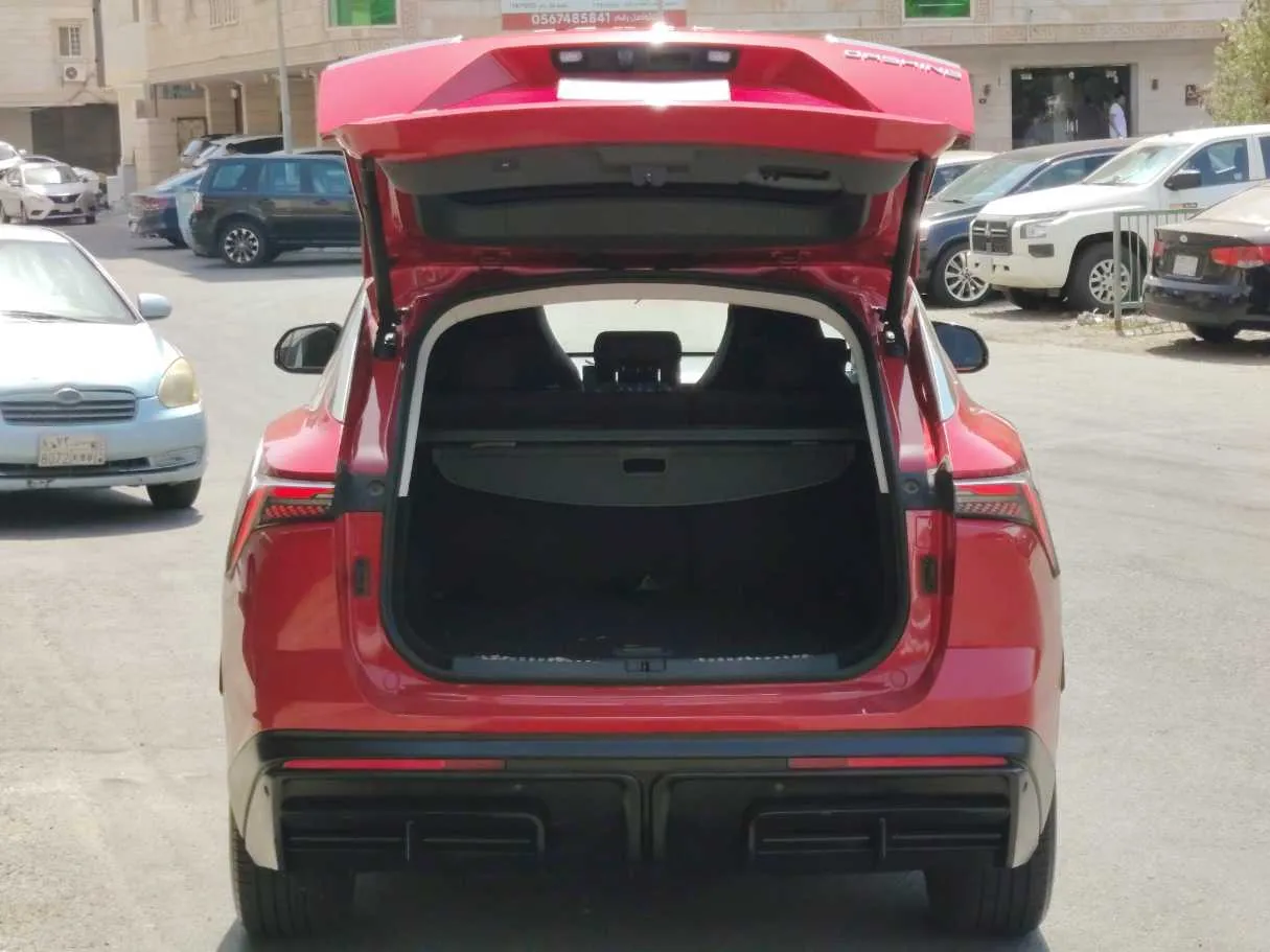 Car image 26