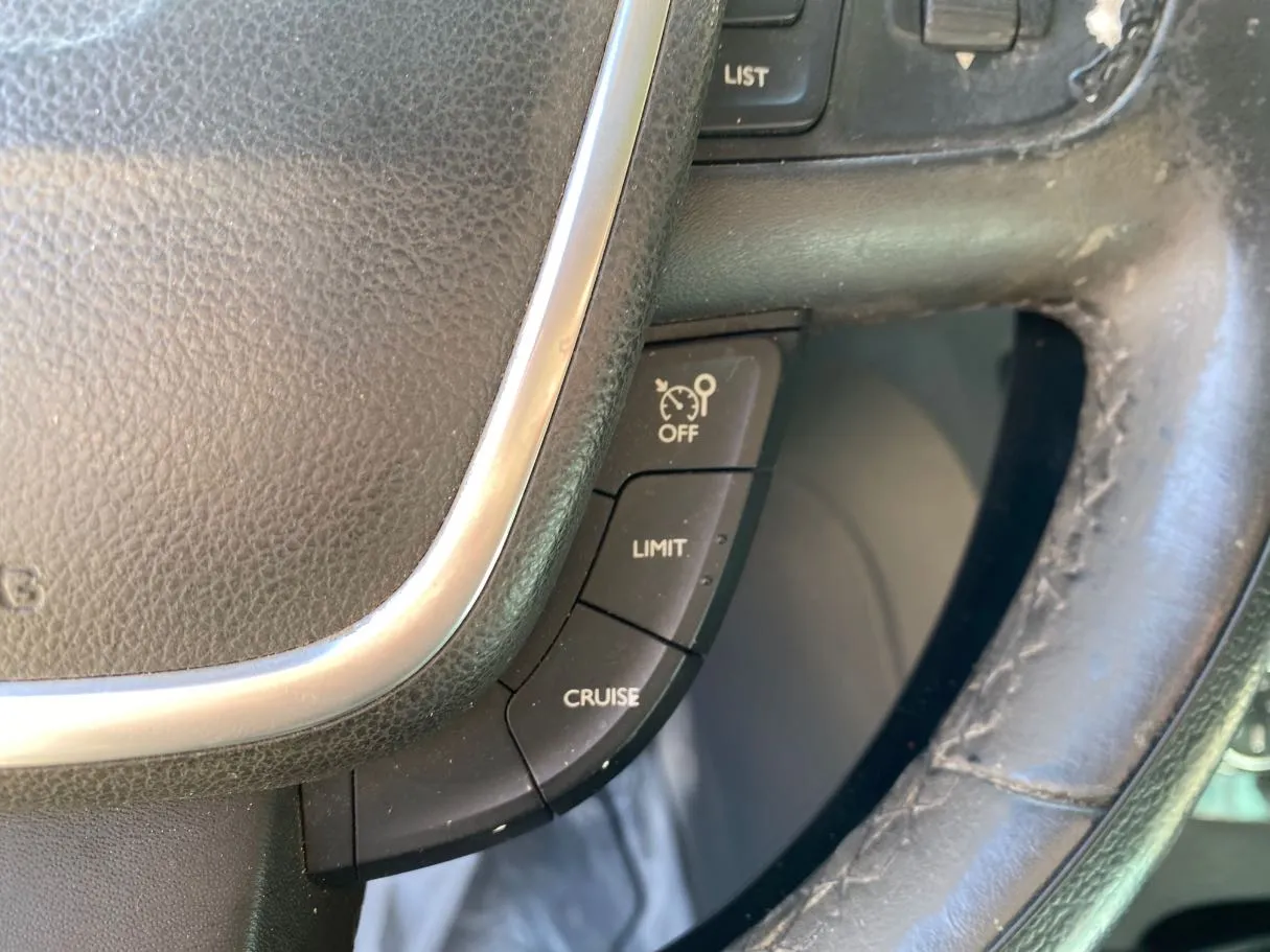 Car image 23