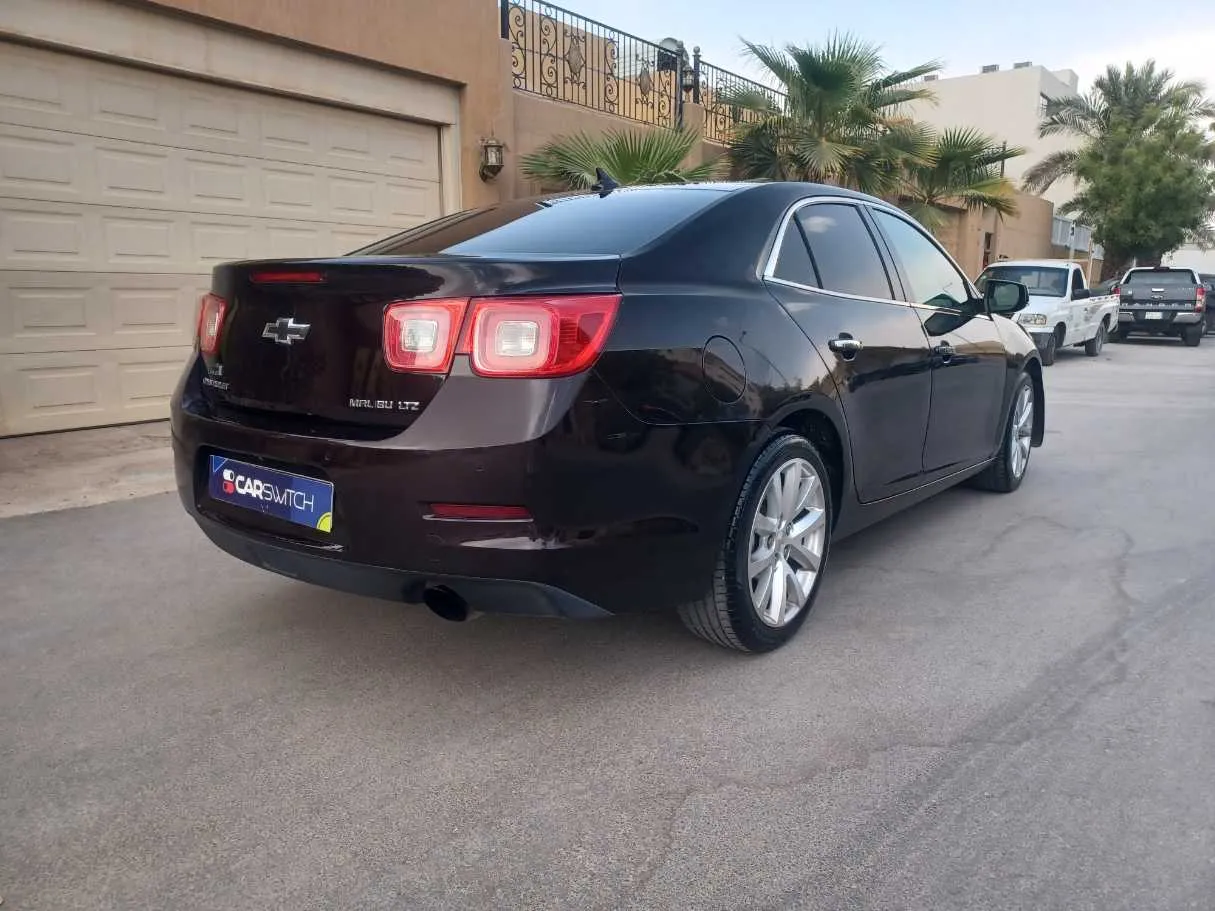 Car image 5