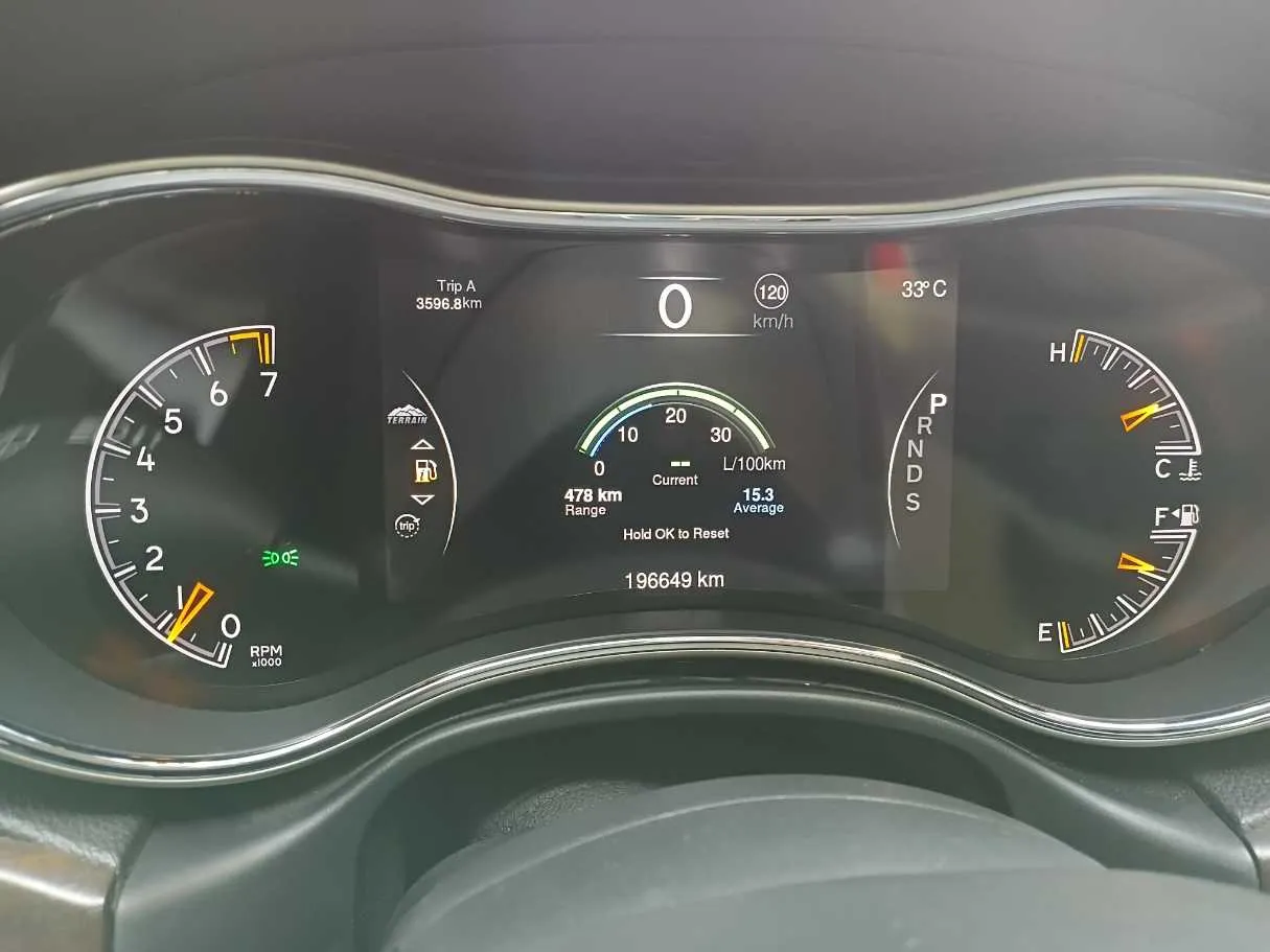 Car image 18