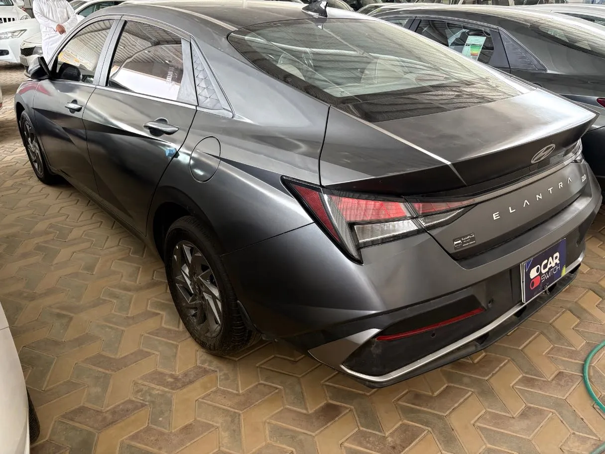Car image 5