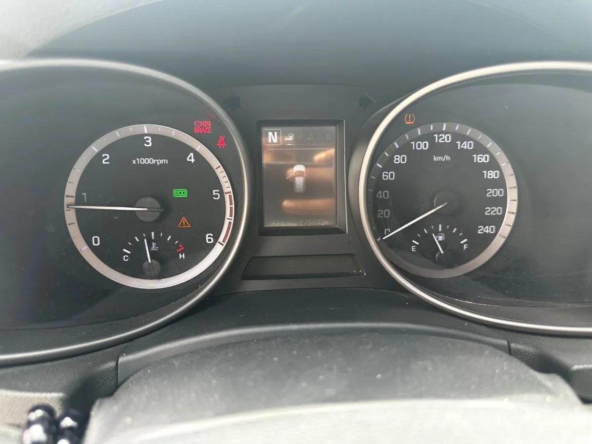 Car image 17
