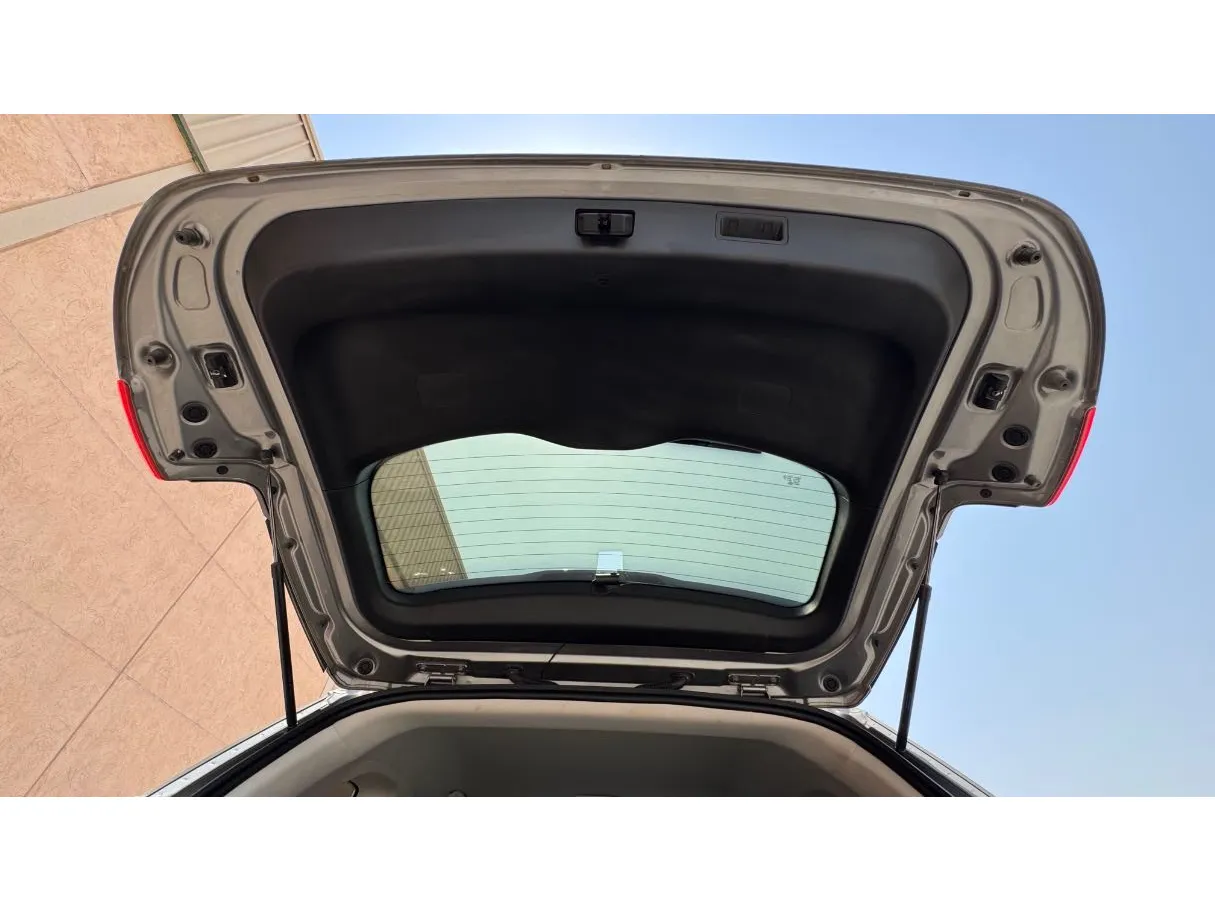 Car image 22