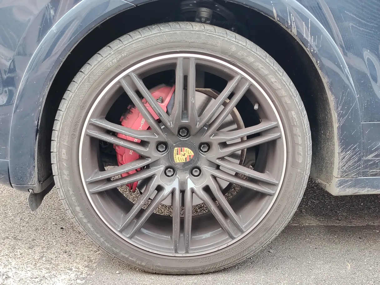 Car image 10