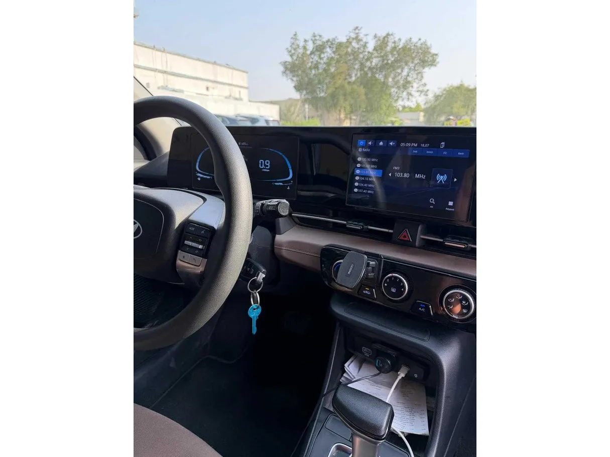 Car image 16