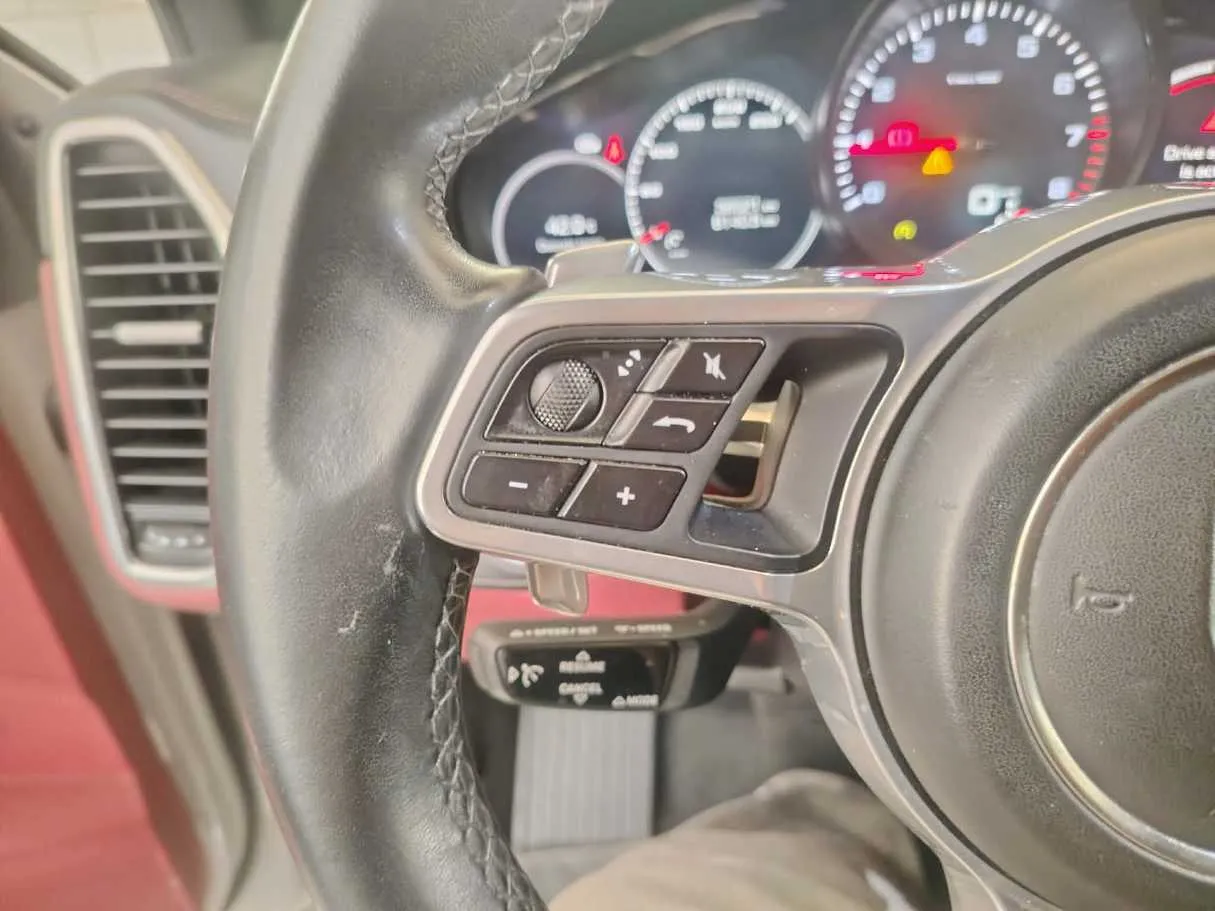 Car image 31
