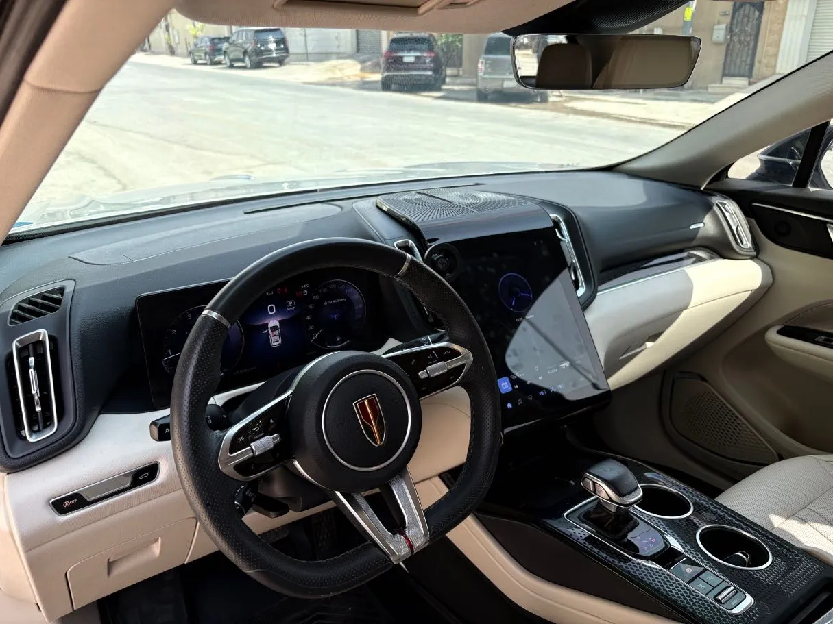Car image 12