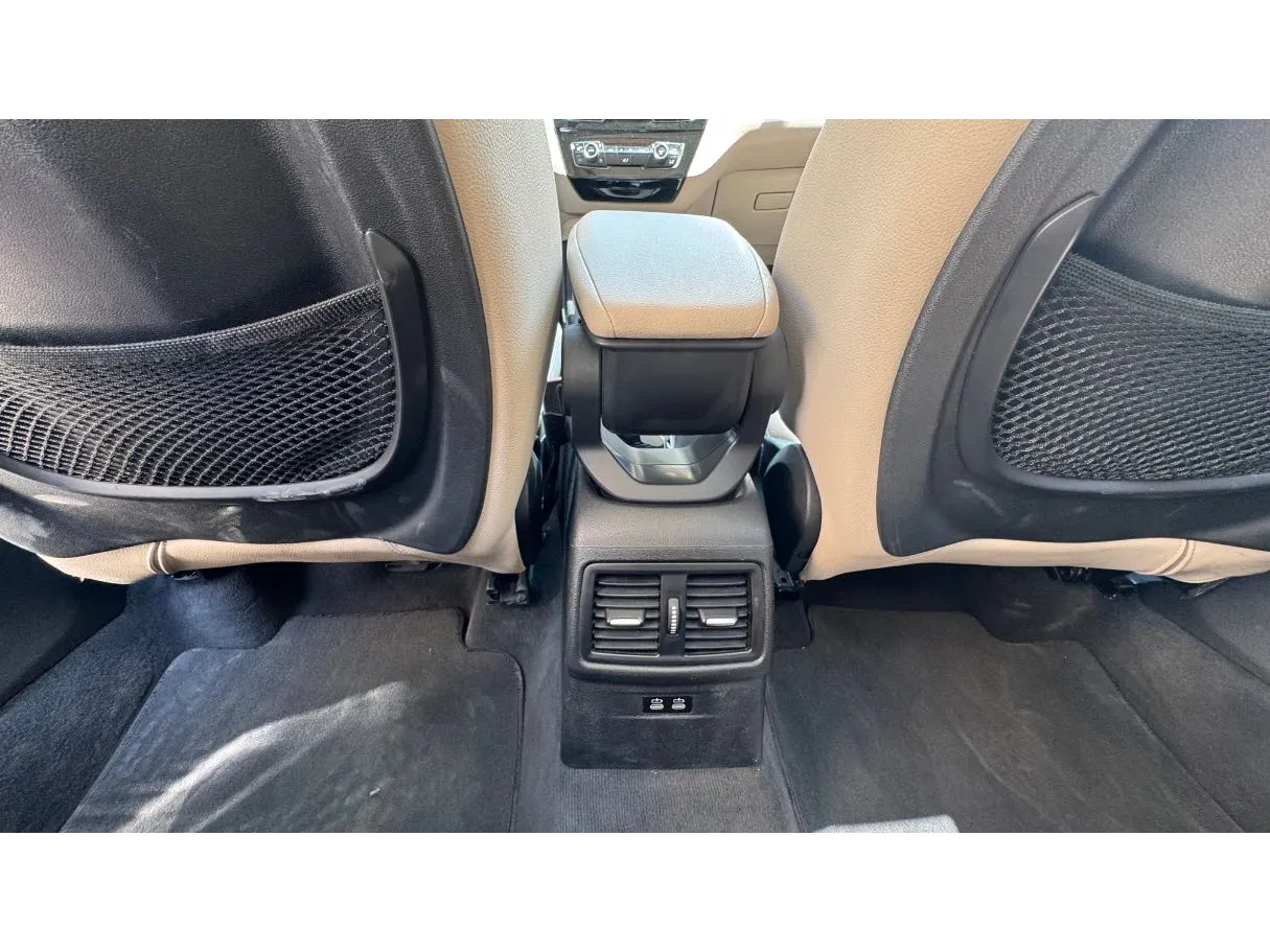 Car image 27