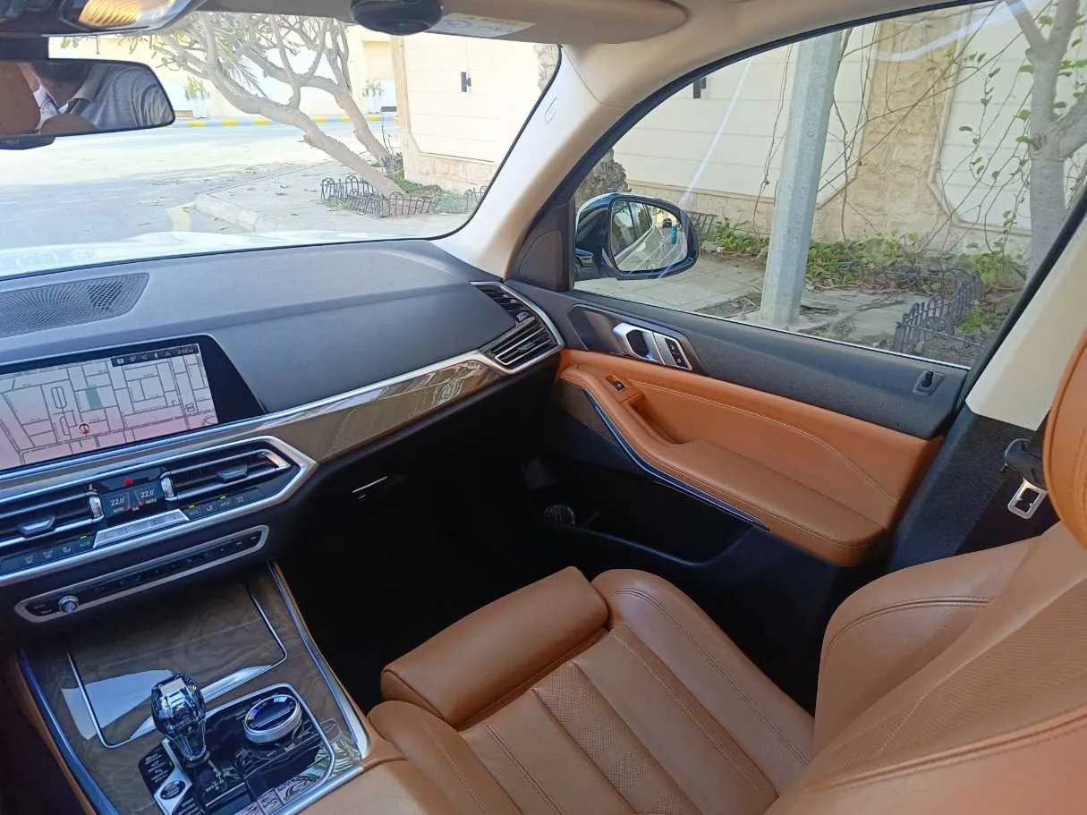 Car image 33