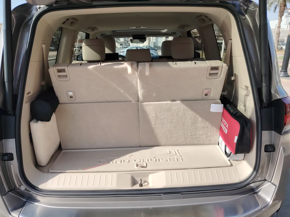 Car image 32