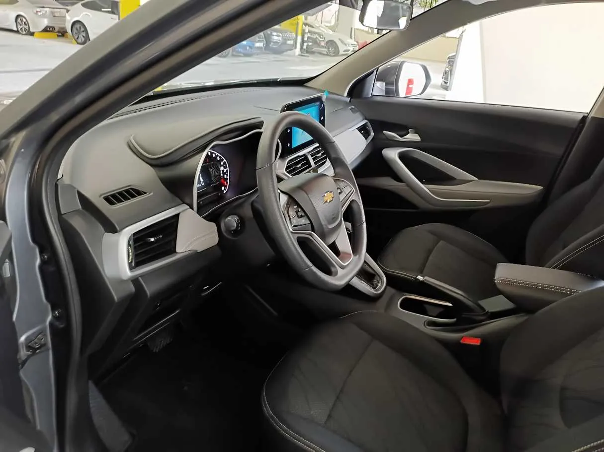 Car image 11