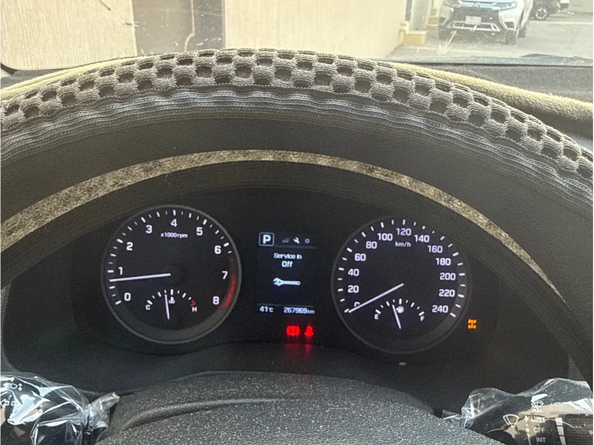 Car image 6