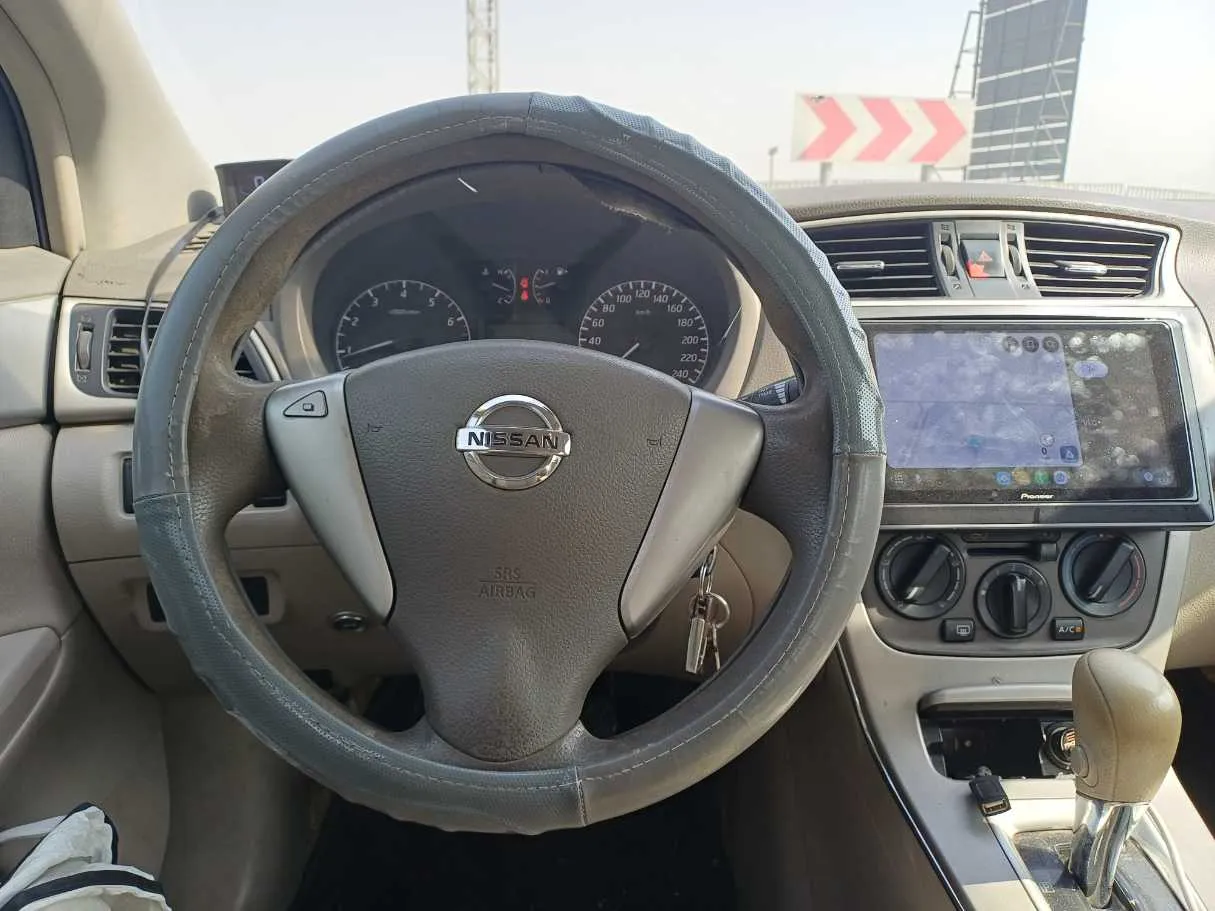 Car image 17